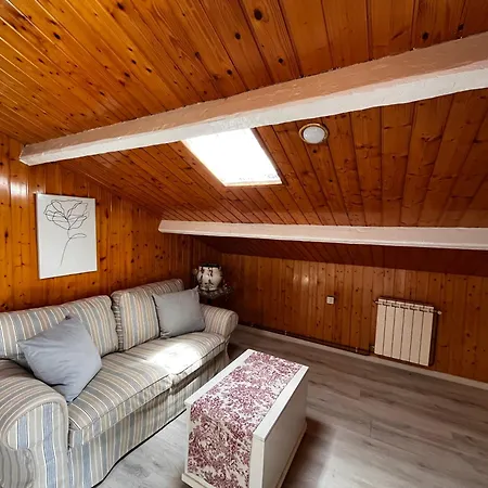 Atico De Madera En Rinlo, Apartamento *