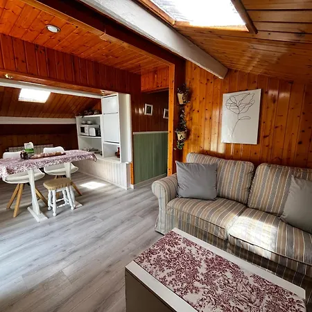 Atico De Madera En Rinlo, Apartamento *